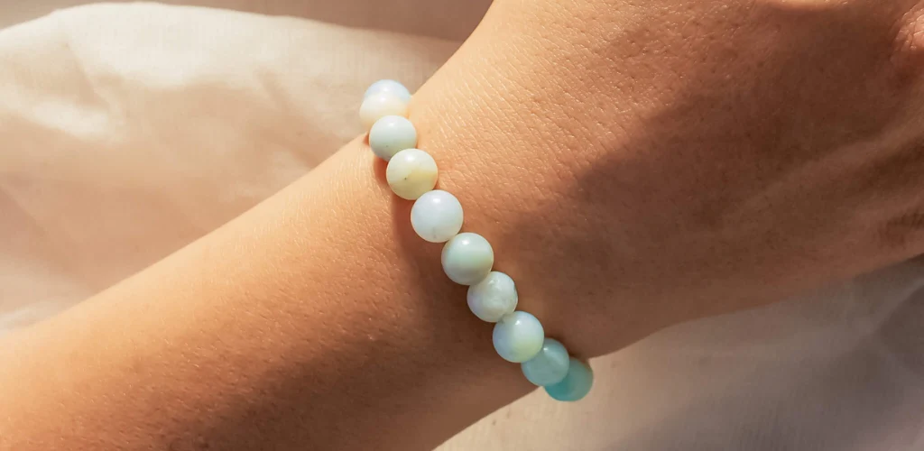 Which Hand to Wear an Amazonite Bracelet