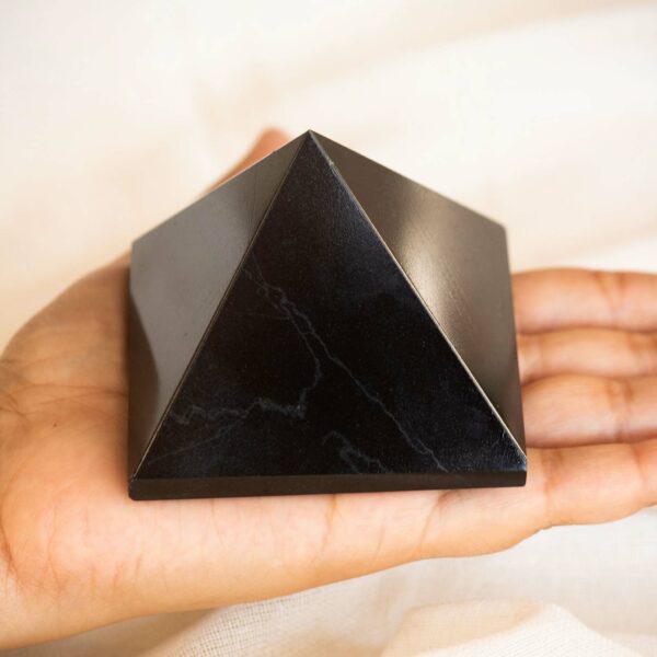 Black Onyx Pyramid - Image 3