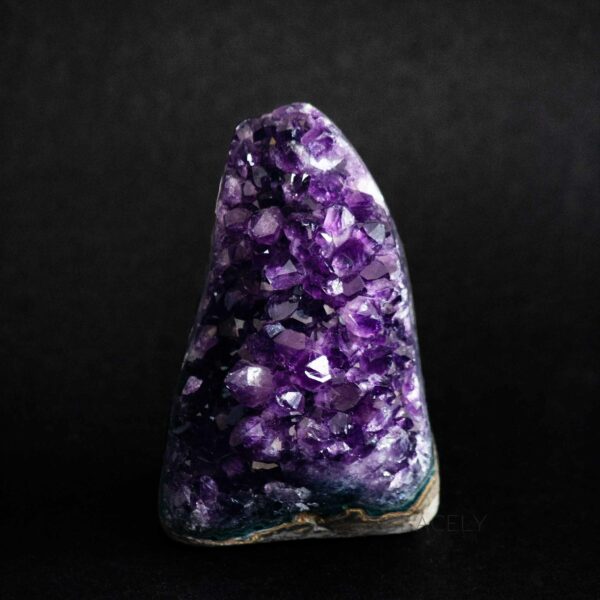 Amethyst Geode For Spiritual Awakening AAA+ Quality  - 388g - Image 2