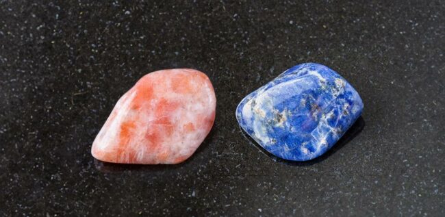 Sunstone and sodalite stone