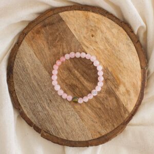 heart-embedded-rose-quartz-bracelet