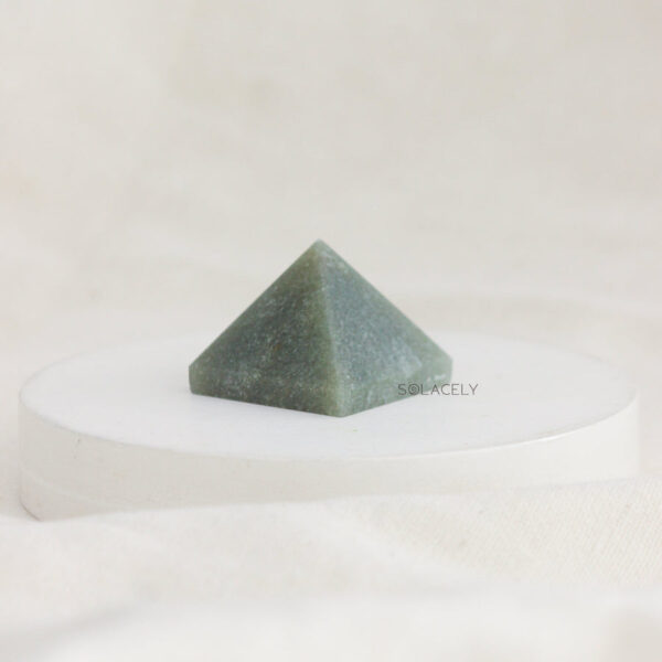Mini Crystal Pyramids - Image 7